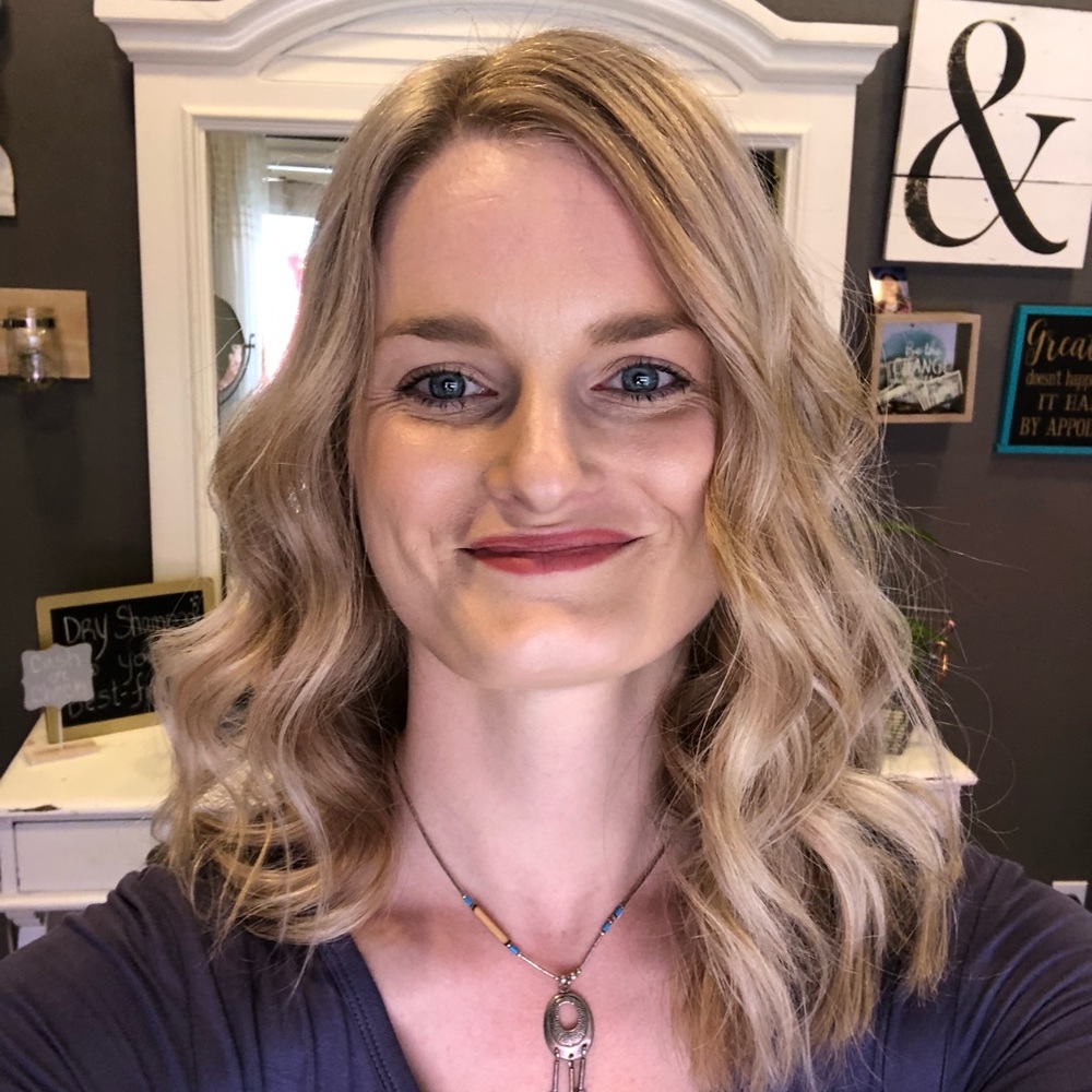 Meet your Posher, Cassandra